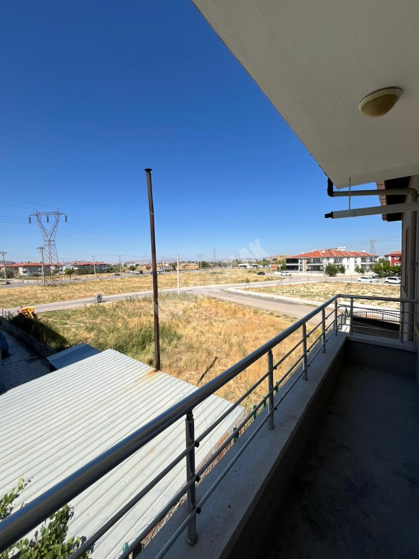 AFYON ÜÇOK EMLAKTAN KARŞIYAKA MAH KİRALIK 3+1 SIFIR AYARINDA LÜX DAİRE