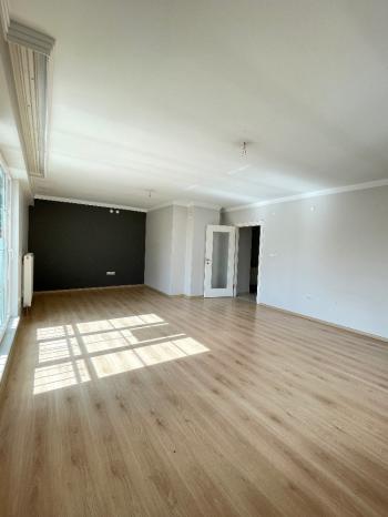 Güvenay - Çorum Yavruturna Mah.Bahabey Diş Hastane Arkası Satılık 3+1 Daire 