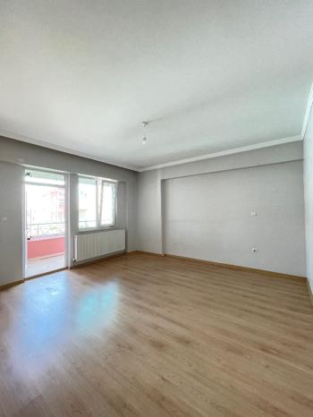 Güvenay - Çorum Yavruturna Mah.Bahabey Diş Hastane Arkası Satılık 3+1 Daire 