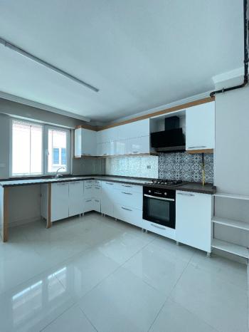 Güvenay - Çorum Yavruturna Mah.Bahabey Diş Hastane Arkası Satılık 3+1 Daire 