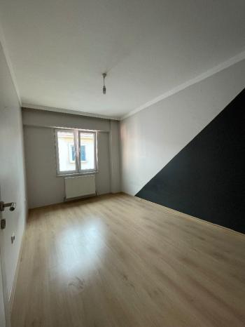 Güvenay - Çorum Yavruturna Mah.Bahabey Diş Hastane Arkası Satılık 3+1 Daire 