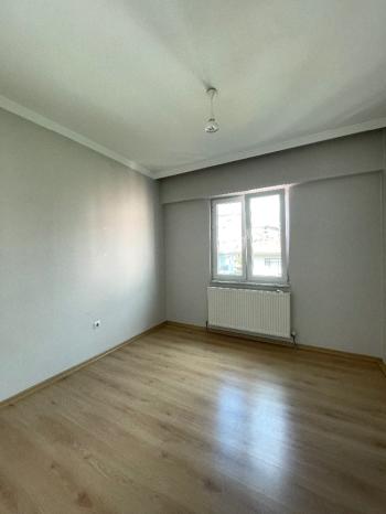 Güvenay - Çorum Yavruturna Mah.Bahabey Diş Hastane Arkası Satılık 3+1 Daire 