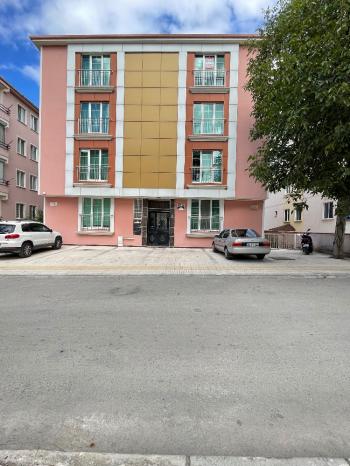 Güvenay - Çorum Yavruturna Mah.Bahabey Diş Hastane Arkası Satılık 3+1 Daire 