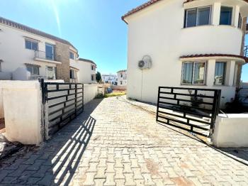 Kıbrıs Girne Çatalköy Eşyalı Deniz ve Dağ Manzaralı Satılık 3+1 Dubleks İkiz Villa