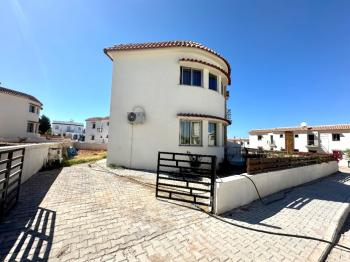 Kıbrıs Girne Çatalköy Eşyalı Deniz ve Dağ Manzaralı Satılık 3+1 Dubleks İkiz Villa
