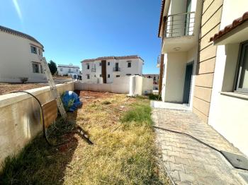 Kıbrıs Girne Çatalköy Eşyalı Deniz ve Dağ Manzaralı Satılık 3+1 Dubleks İkiz Villa