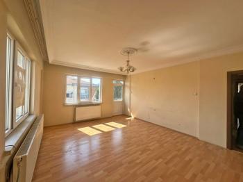 AFYON ÜÇOK EMLAKTAN ALİ İHSAN PAŞA MAH KİRALIK 3+1 TEMİZ BAKIMLI DAİRE