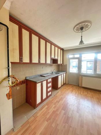 AFYON ÜÇOK EMLAKTAN ALİ İHSAN PAŞA MAH KİRALIK 3+1 TEMİZ BAKIMLI DAİRE