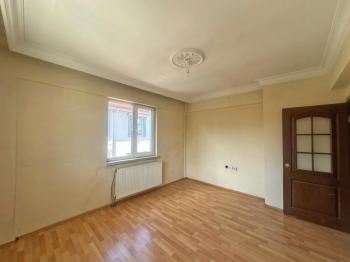 AFYON ÜÇOK EMLAKTAN ALİ İHSAN PAŞA MAH KİRALIK 3+1 TEMİZ BAKIMLI DAİRE