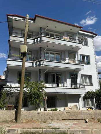 AFYON ÜÇOK EMLAKTAN ALİ İHSAN PAŞA MAH KİRALIK 3+1 TEMİZ BAKIMLI DAİRE