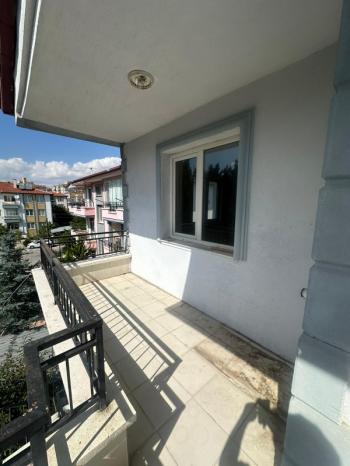 AFYON ÜÇOK EMLAKTAN ALİ İHSAN PAŞA MAH KİRALIK 3+1 TEMİZ BAKIMLI DAİRE