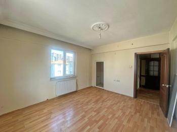 AFYON ÜÇOK EMLAKTAN ALİ İHSAN PAŞA MAH KİRALIK 3+1 TEMİZ BAKIMLI DAİRE