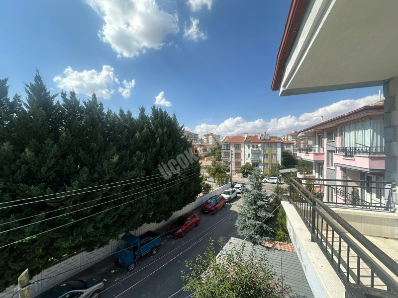 AFYON ÜÇOK EMLAKTAN ALİ İHSAN PAŞA MAH KİRALIK 3+1 TEMİZ BAKIMLI DAİRE