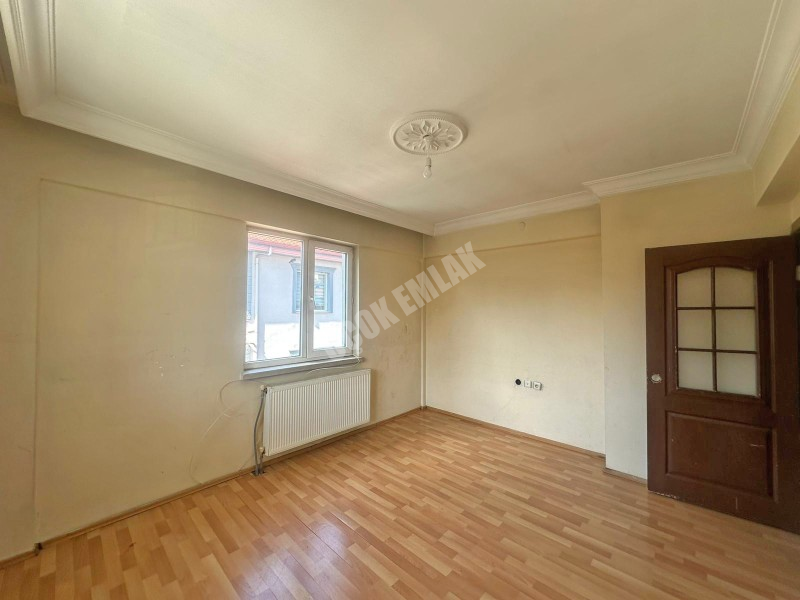 AFYON ÜÇOK EMLAKTAN ALİ İHSAN PAŞA MAH KİRALIK 3+1 TEMİZ BAKIMLI DAİRE