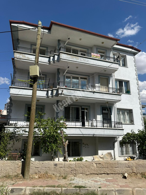 AFYON ÜÇOK EMLAKTAN ALİ İHSAN PAŞA MAH KİRALIK 3+1 TEMİZ BAKIMLI DAİRE