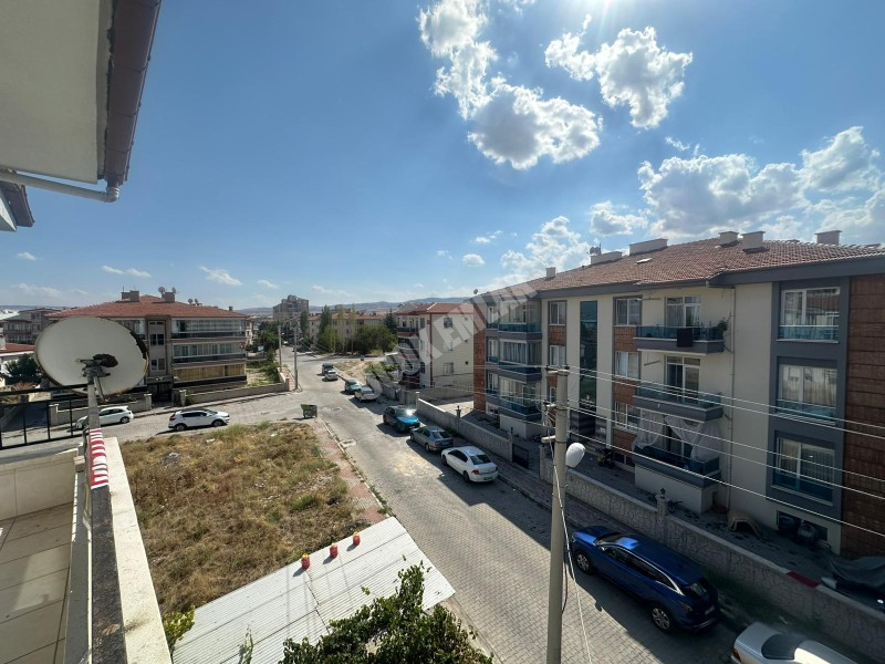 AFYON ÜÇOK EMLAKTAN ALİ İHSAN PAŞA MAH KİRALIK 3+1 TEMİZ BAKIMLI DAİRE