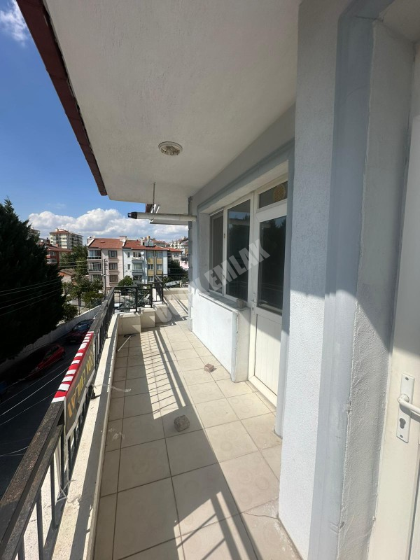 AFYON ÜÇOK EMLAKTAN ALİ İHSAN PAŞA MAH KİRALIK 3+1 TEMİZ BAKIMLI DAİRE