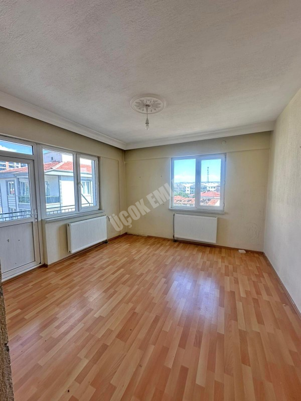 AFYON ÜÇOK EMLAKTAN ALİ İHSAN PAŞA MAH KİRALIK 3+1 TEMİZ BAKIMLI DAİRE