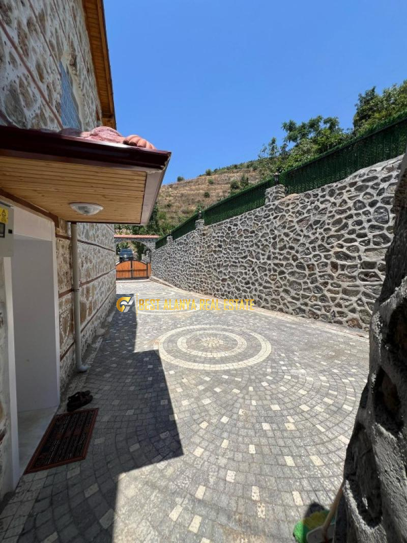 TAŞ VİLLA KARGICAK 4+1 MAYIS AYINA KADAR KİRALIK AYLIK 800 €