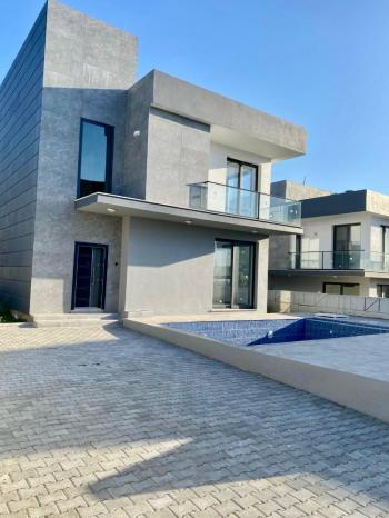 Kıbrıs Girne Ozanköy Bölgesinde Satılık 4+1 Havuzlu Türk Malı Tapulu Villa