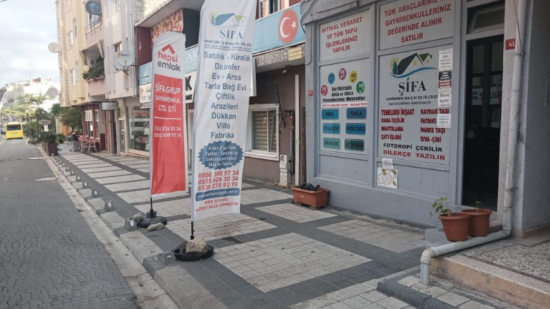 Çatalca merkezinde Devren Emlak eşyalı ofis kiralıktır.