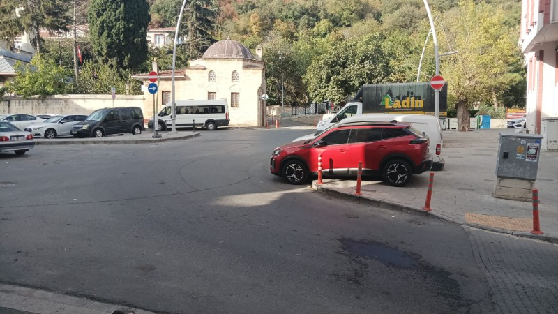 Çatalca merkezinde Devren Emlak eşyalı ofis kiralıktır.