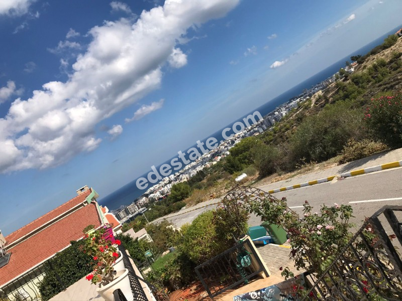 Girne Zeytinlik'de Full Eşyalı 3+1 Kiralık Villa