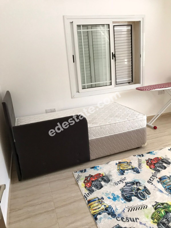 Girne Zeytinlik'de Full Eşyalı 3+1 Kiralık Villa