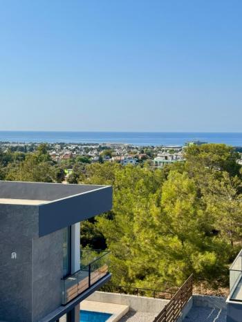 Kıbrıs Girne Ozanköy Bölgesinde Satılık 4+1 Havuzlu Türk Malı Tapulu Villa