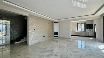 Kıbrıs Girne Ozanköy Bölgesinde Satılık 4+1 Havuzlu Türk Malı Tapulu Villa