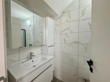 Kıbrıs Girne Ozanköy Bölgesinde Satılık 4+1 Havuzlu Türk Malı Tapulu Villa