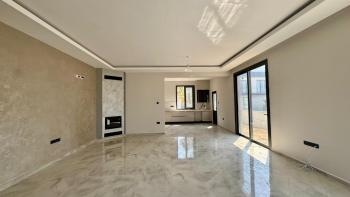 Kıbrıs Girne Ozanköy Bölgesinde Satılık 4+1 Havuzlu Türk Malı Tapulu Villa