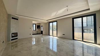 Girne Ozanköy de Türk Malı Tapulu, 4+1 En-Suite ve Özel Havuzlu Lüks Villa