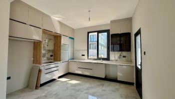 Girne Ozanköy de Türk Malı Tapulu, 4+1 En-Suite ve Özel Havuzlu Lüks Villa