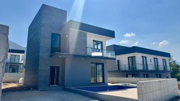 Girne Ozanköy de Türk Malı Tapulu, 4+1 En-Suite ve Özel Havuzlu Lüks Villa