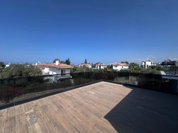 Kıbrıs Girne Ozanköy Satılık Full Eşyalı 2+1 Köşe Villa