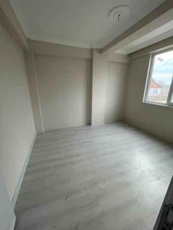 AFYON ÜÇOK EMLAKTAN MAREŞAL F ÇAKMAK MAH KİRALIK 3+1 SIFIR AYARINDA DAİRE