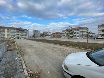 AFYON ÜÇOK EMLAKTAN MAREŞAL F ÇAKMAK MAH KİRALIK 3+1 SIFIR AYARINDA DAİRE