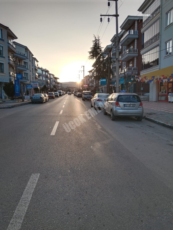 AFYON ÜÇOK EMLAKTAN ESENTEPE MAH SATILIK SIFIR GENİŞ FIRSAT DÜKKANLAR