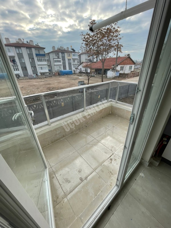 AFYON ÜÇOK EMLAKTAN MAREŞAL F ÇAKMAK MAH KİRALIK 3+1 SIFIR AYARINDA DAİRE