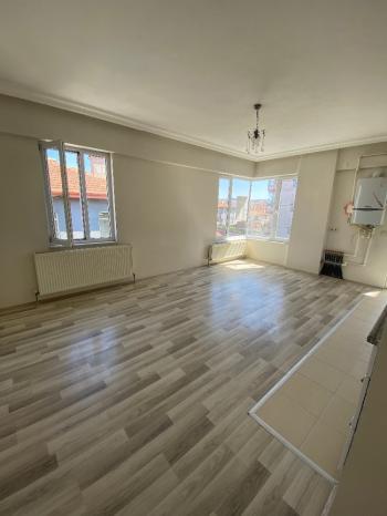 GÜVENAY - ÇORUM ÇEPNİ MAH. YENİ İŞ-KUR KARŞISINDA 2+1 KİRALIK DAİRE 