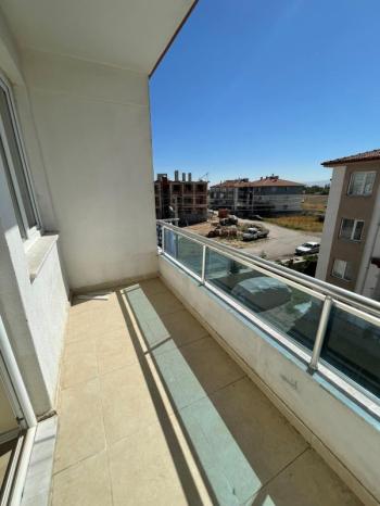 AFYON ÜÇOK EMLAKTAN MAREŞAL F ÇAKMAK MAH KİRALIK 3+1 TEMİZ BAKIMLI DAİRE