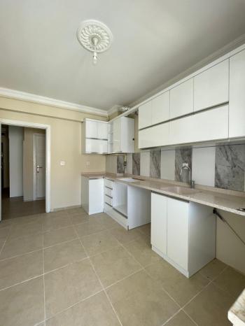 AFYON ÜÇOK EMLAKTAN MAREŞAL F ÇAKMAK MAH KİRALIK 3+1 TEMİZ BAKIMLI DAİRE