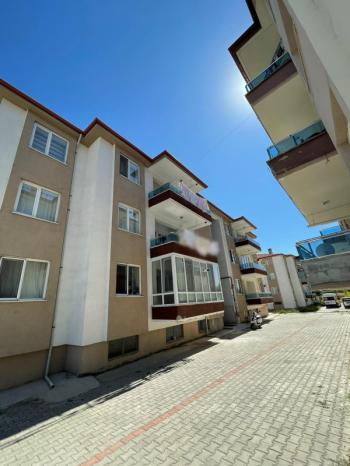 AFYON ÜÇOK EMLAKTAN MAREŞAL F ÇAKMAK MAH KİRALIK 3+1 TEMİZ BAKIMLI DAİRE