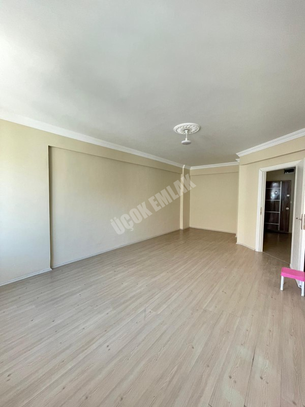 AFYON ÜÇOK EMLAKTAN MAREŞAL F ÇAKMAK MAH KİRALIK 3+1 TEMİZ BAKIMLI DAİRE