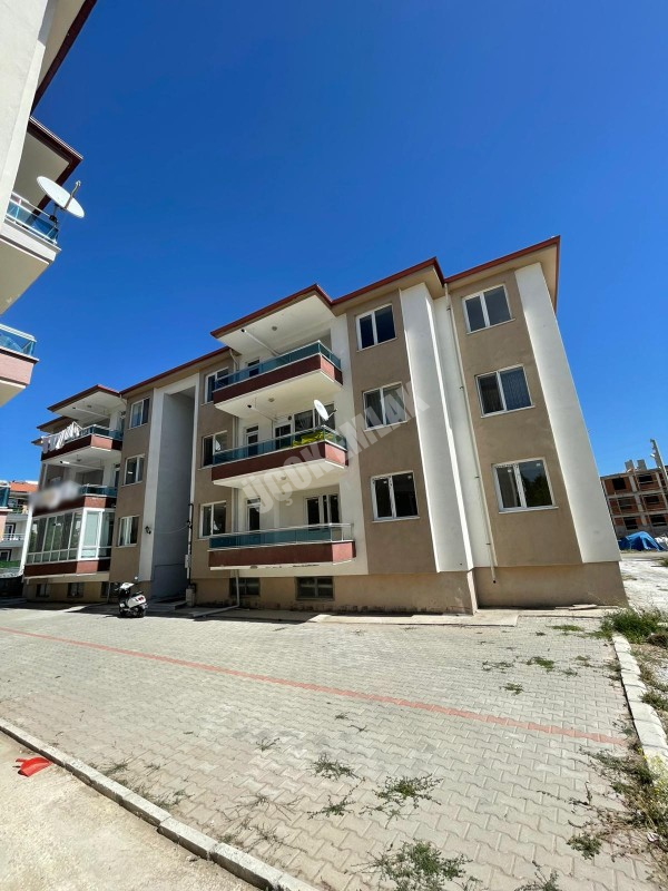 AFYON ÜÇOK EMLAKTAN MAREŞAL F ÇAKMAK MAH KİRALIK 3+1 TEMİZ BAKIMLI DAİRE