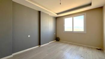 Elmas’tan Korukent’te Akdenizler Plaza’da Havuzlu Bağımsız 2+1