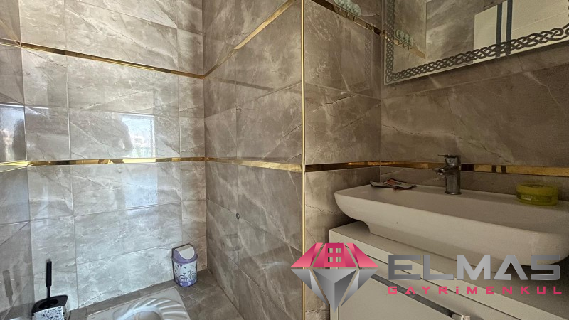 Elmas’tan Korukent’te Akdenizler Plaza’da Havuzlu Bağımsız 2+1