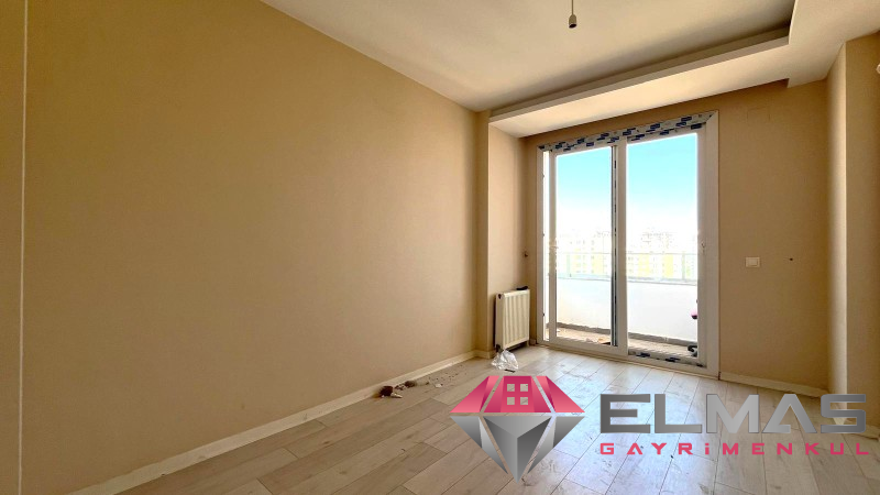 Elmas’tan Korukent’te Akdenizler Plaza’da Havuzlu Bağımsız 2+1