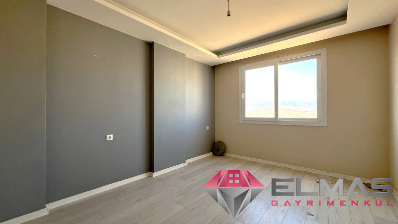 Elmas’tan Korukent’te Akdenizler Plaza’da Havuzlu Bağımsız 2+1